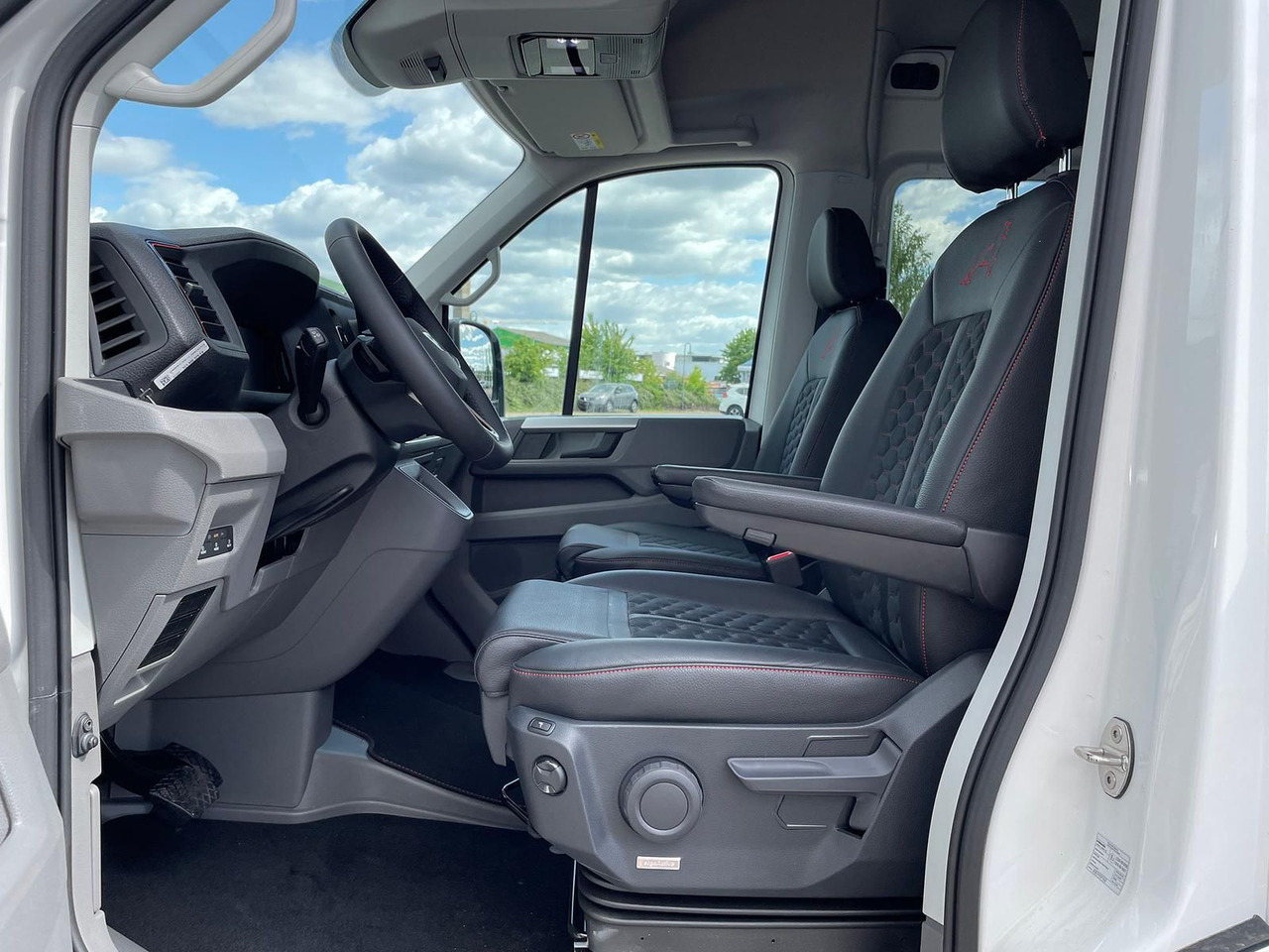 Furgon, Dodávkа s dvojitou kabínou MAN TGE 3.200 L3H3 MIXTO 4x4 Individual S ACC STANDH: obrázok 12 Furgon, Dodávkа s dvojitou kabínou MAN TGE 3.200 L3H3 MIXTO 4x4 Individual S ACC STANDH: obrázok 12