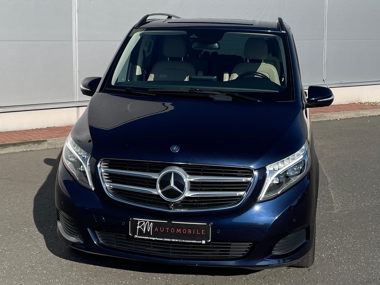 Mercedes-Benz V 250 d Avantgarde 360°KAMERA LED ALLRAD - Mikrobus: obrázok 4 Mercedes-Benz V 250 d Avantgarde 360°KAMERA LED ALLRAD - Mikrobus: obrázok 4