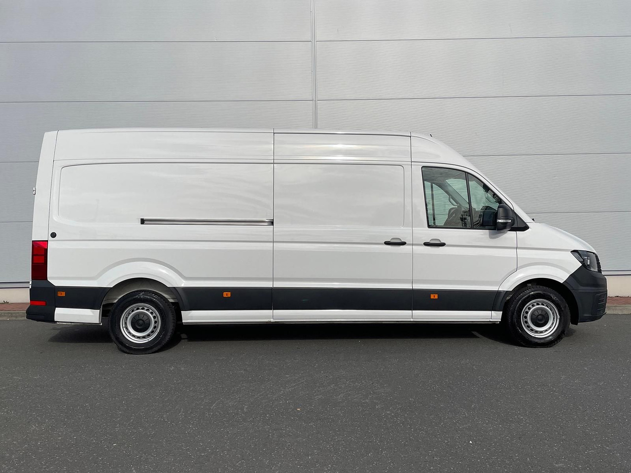 Volkswagen Crafter Kasten 35 L4H3 KAMERA KLIMA DAB - Furgon: obrázok 5 Volkswagen Crafter Kasten 35 L4H3 KAMERA KLIMA DAB - Furgon: obrázok 5