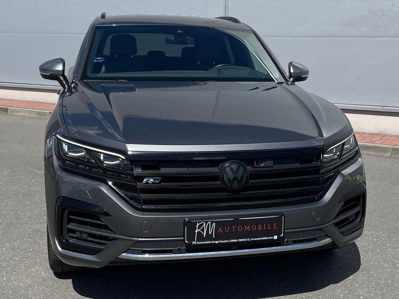Volkswagen Touareg 4.0 V8 TDI One Million 4M LEDER AHK ACC - SUV: obrázok 3 Volkswagen Touareg 4.0 V8 TDI One Million 4M LEDER AHK ACC - SUV: obrázok 3