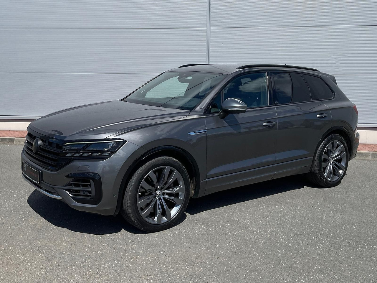 Volkswagen Touareg 4.0 V8 TDI One Million 4M LEDER AHK ACC - SUV: obrázok 1 Volkswagen Touareg 4.0 V8 TDI One Million 4M LEDER AHK ACC - SUV: obrázok 1