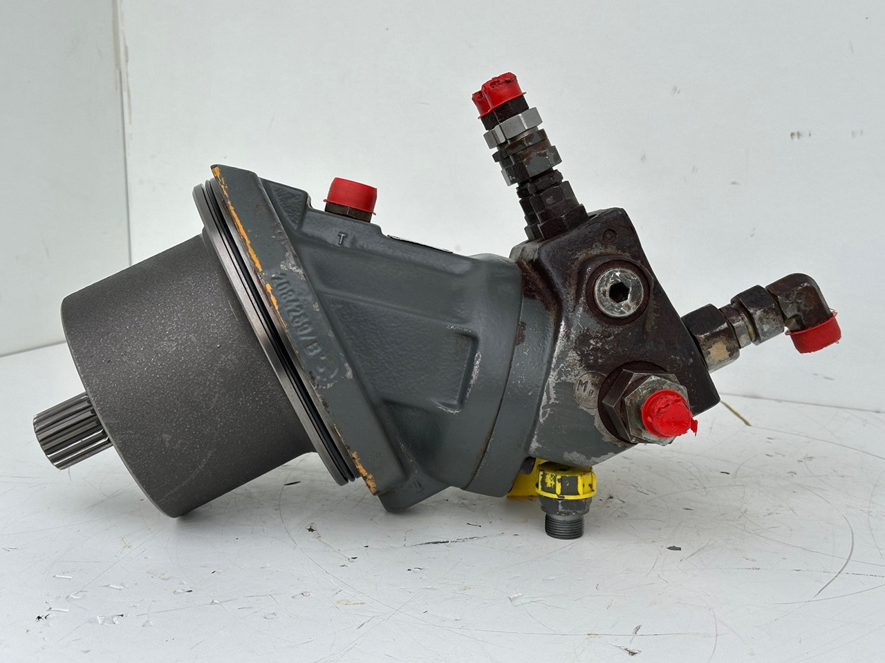 LIEBHERR Konstantmotor mit ID-Nr.10036220-ID-Nr.10225632-ID-Nr.512240214 – Hydromatik Rexroth Axialkolbenmotor Nr.2065772 Typ:A2FE90/61W-VZL192J-S. R954TR-663,HS835HD,HS853HD,LB24,LRB255. #21493811.DK# - Hydraulický motor pre Rýpadlo: obrázok 5 LIEBHERR Konstantmotor mit ID-Nr.10036220-ID-Nr.10225632-ID-Nr.512240214 – Hydromatik Rexroth Axialkolbenmotor Nr.2065772 Typ:A2FE90/61W-VZL192J-S. R954TR-663,HS835HD,HS853HD,LB24,LRB255. #21493811.DK# - Hydraulický motor pre Rýpadlo: obrázok 5