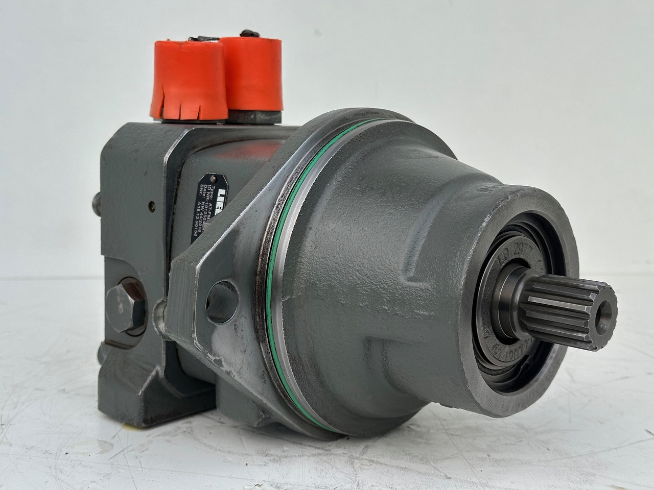 LIEBHERR Original Hydraulikeinbaumotor AT-FMF045. ID-Nr.9075181 – ID-Nr.10125043A. A309, A311, A312, A314, A316, A900, A904, A918, R313, R317, R900, R904. #A18.12.90158# - Hydraulický motor pre Rýpadlo: obrázok 2 LIEBHERR Original Hydraulikeinbaumotor AT-FMF045. ID-Nr.9075181 – ID-Nr.10125043A. A309, A311, A312, A314, A316, A900, A904, A918, R313, R317, R900, R904. #A18.12.90158# - Hydraulický motor pre Rýpadlo: obrázok 2