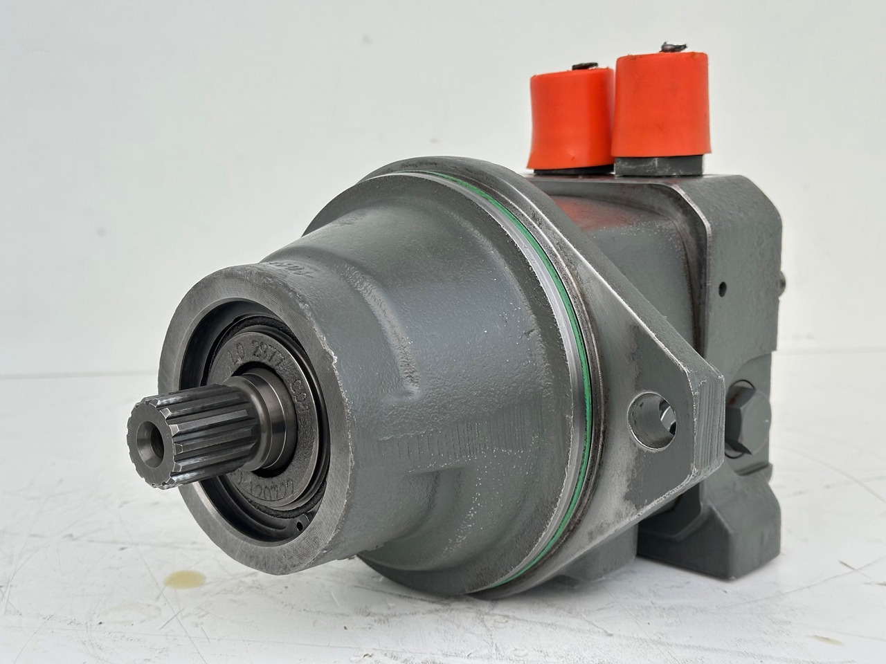 LIEBHERR Original Hydraulikeinbaumotor AT-FMF045. ID-Nr.9075181 – ID-Nr.10125043A. A309, A311, A312, A314, A316, A900, A904, A918, R313, R317, R900, R904. #A18.12.90158# - Hydraulický motor pre Rýpadlo: obrázok 1 LIEBHERR Original Hydraulikeinbaumotor AT-FMF045. ID-Nr.9075181 – ID-Nr.10125043A. A309, A311, A312, A314, A316, A900, A904, A918, R313, R317, R900, R904. #A18.12.90158# - Hydraulický motor pre Rýpadlo: obrázok 1