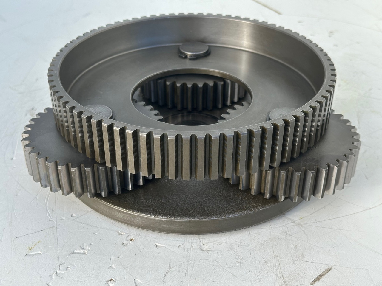 LIEBHERR Original Planetenträger ID-Nr.944171103 mit Planetenräder ID-Nr.944110603-ID-Nr.90201469 mit Lamellenträger ID-Nr.944112103. A900C,A944B,E942,LOS942,LOS944,P942,P944,R942,R944,R944B. #HRV# - Motor otoče pre Rýpadlo: obrázok 2 LIEBHERR Original Planetenträger ID-Nr.944171103 mit Planetenräder ID-Nr.944110603-ID-Nr.90201469 mit Lamellenträger ID-Nr.944112103. A900C,A944B,E942,LOS942,LOS944,P942,P944,R942,R944,R944B. #HRV# - Motor otoče pre Rýpadlo: obrázok 2