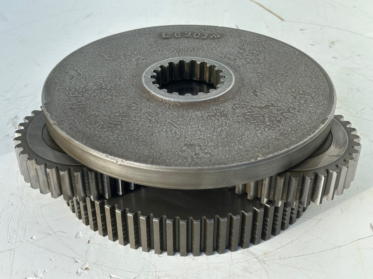 LIEBHERR Original Planetenträger ID-Nr.944171103 mit Planetenräder ID-Nr.944110603-ID-Nr.90201469 mit Lamellenträger ID-Nr.944112103. A900C,A944B,E942,LOS942,LOS944,P942,P944,R942,R944,R944B. #HRV# - Motor otoče pre Rýpadlo: obrázok 5 LIEBHERR Original Planetenträger ID-Nr.944171103 mit Planetenräder ID-Nr.944110603-ID-Nr.90201469 mit Lamellenträger ID-Nr.944112103. A900C,A944B,E942,LOS942,LOS944,P942,P944,R942,R944,R944B. #HRV# - Motor otoče pre Rýpadlo: obrázok 5