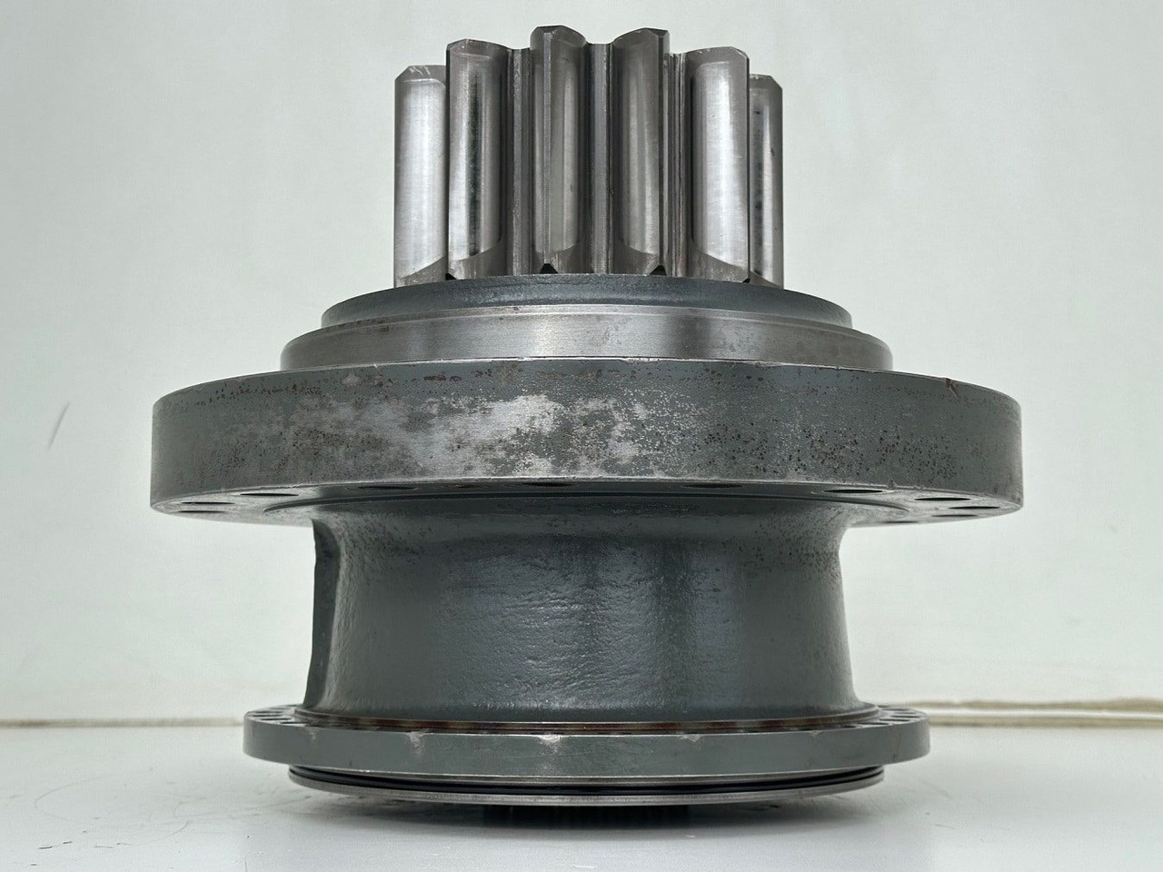 Liebherr Abtriebswellengehäuse ID-Nr.90013701 mit Abtriebswelle ID-Nr.90214087. SAT275A290. R922 LC-1486. R924 LC-1487. #0556#0579# - Motor otoče pre Stavebné stroje: obrázok 5 Liebherr Abtriebswellengehäuse ID-Nr.90013701 mit Abtriebswelle ID-Nr.90214087. SAT275A290. R922 LC-1486. R924 LC-1487. #0556#0579# - Motor otoče pre Stavebné stroje: obrázok 5