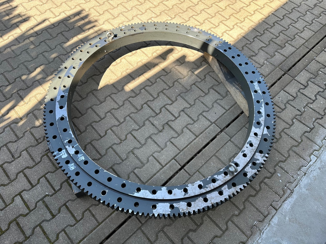 Liebherr Drehkranz - Kugeldrehverbindung Typ:KUD138 VA 002. ID-Nr.982757001. #159.10118# - Otočný ložisko pre Stavebné stroje: obrázok 4 Liebherr Drehkranz - Kugeldrehverbindung Typ:KUD138 VA 002. ID-Nr.982757001. #159.10118# - Otočný ložisko pre Stavebné stroje: obrázok 4
