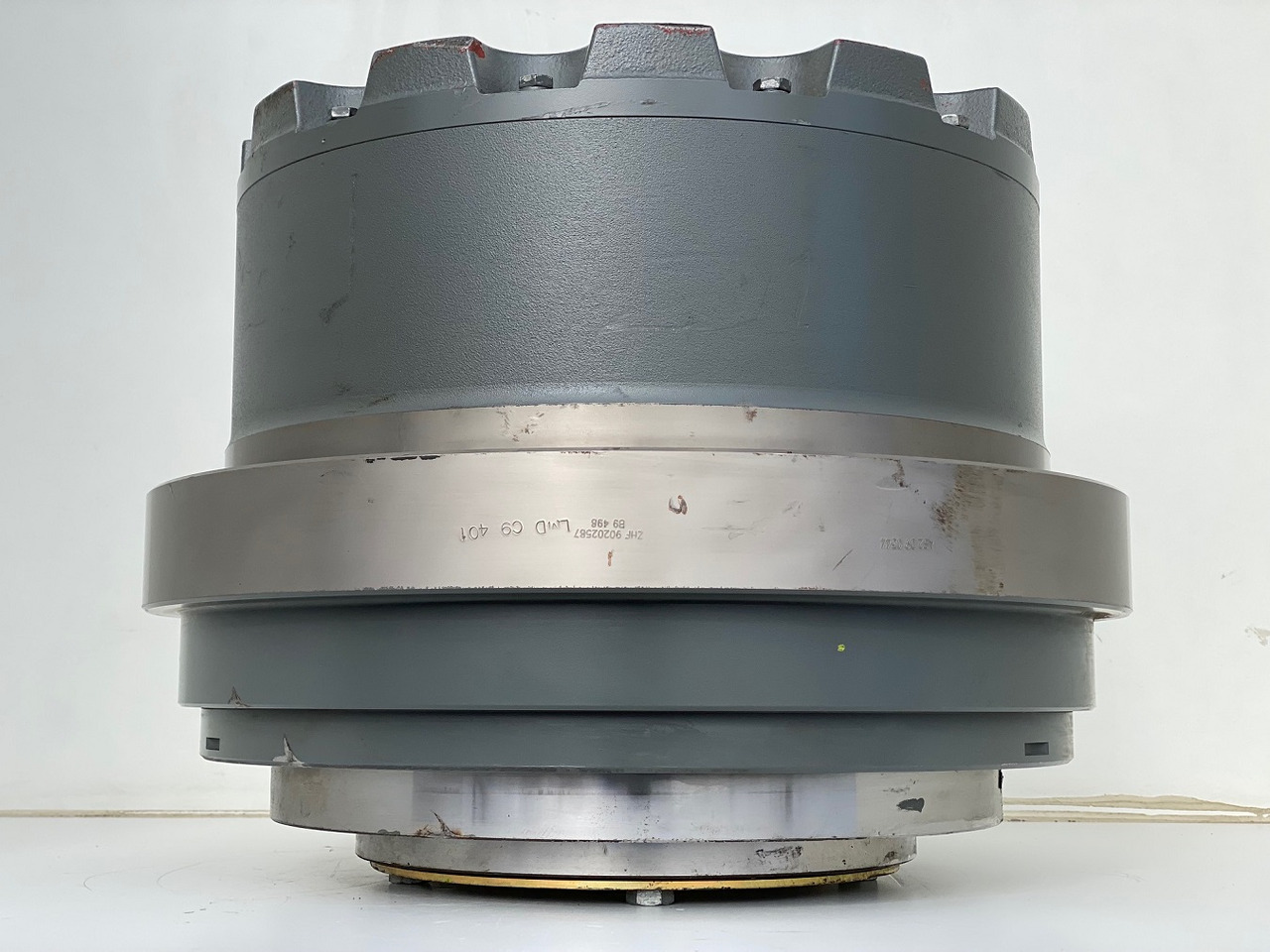 Liebherr Fahrantrieb FAT450P123, ID-Nr.90202516 - ID-Nr.90202517. LOS954, R940, R946, R950, R954, R956. #159-04# - Koncový prevod pre Pásové rýpadlo: obrázok 3 Liebherr Fahrantrieb FAT450P123, ID-Nr.90202516 - ID-Nr.90202517. LOS954, R940, R946, R950, R954, R956. #159-04# - Koncový prevod pre Pásové rýpadlo: obrázok 3