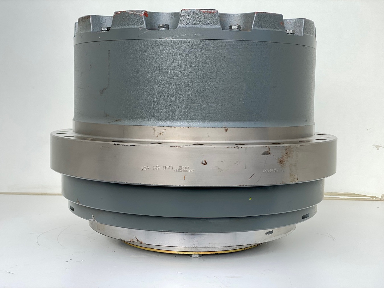 Liebherr Fahrantrieb FAT450P123, ID-Nr.90202516 - ID-Nr.90202517. LOS954, R940, R946, R950, R954, R956. #159-04# - Koncový prevod pre Pásové rýpadlo: obrázok 2 Liebherr Fahrantrieb FAT450P123, ID-Nr.90202516 - ID-Nr.90202517. LOS954, R940, R946, R950, R954, R956. #159-04# - Koncový prevod pre Pásové rýpadlo: obrázok 2