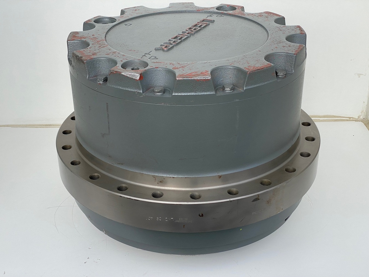 Liebherr Fahrantrieb FAT450P123, ID-Nr.90202516 - ID-Nr.90202517. LOS954, R940, R946, R950, R954, R956. #159-04# - Koncový prevod pre Pásové rýpadlo: obrázok 1 Liebherr Fahrantrieb FAT450P123, ID-Nr.90202516 - ID-Nr.90202517. LOS954, R940, R946, R950, R954, R956. #159-04# - Koncový prevod pre Pásové rýpadlo: obrázok 1