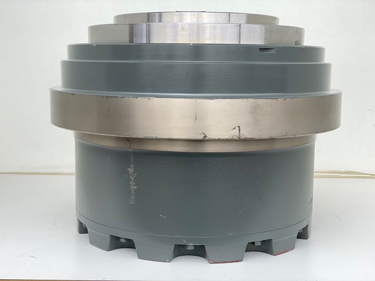 Liebherr Fahrantrieb FAT450P135, ID-Nr.90211932 - ID-Nr.90211933. ER944, R940, R944, R945, R946, R950, R960 T. #159-03# - Koncový prevod pre Pásové rýpadlo: obrázok 2 Liebherr Fahrantrieb FAT450P135, ID-Nr.90211932 - ID-Nr.90211933. ER944, R940, R944, R945, R946, R950, R960 T. #159-03# - Koncový prevod pre Pásové rýpadlo: obrázok 2