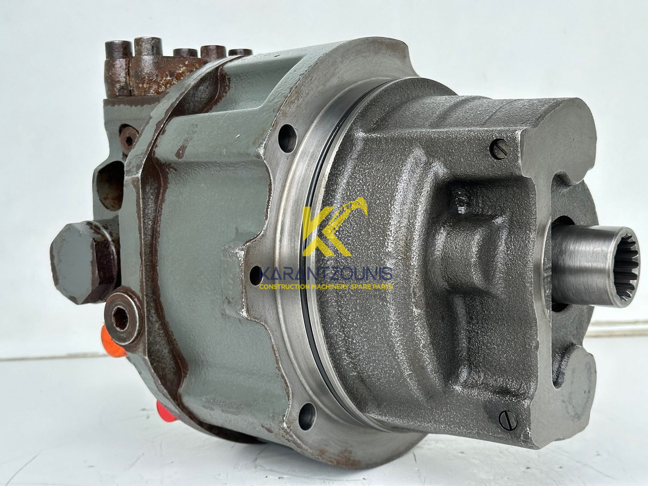 Liebherr Hydraulikeinbaumotor CMVE O 108. ID-Nr.10118562 - ID-Nr.10132610 - ID-Nr.10129048. LOS1916, LOS916, LOS926, R906, R916, R918, R920, R922, R924, R926COMP, R926, R936. #28314# - Hydraulický motor pre Stavebné stroje: obrázok 1 Liebherr Hydraulikeinbaumotor CMVE O 108. ID-Nr.10118562 - ID-Nr.10132610 - ID-Nr.10129048. LOS1916, LOS916, LOS926, R906, R916, R918, R920, R922, R924, R926COMP, R926, R936. #28314# - Hydraulický motor pre Stavebné stroje: obrázok 1
