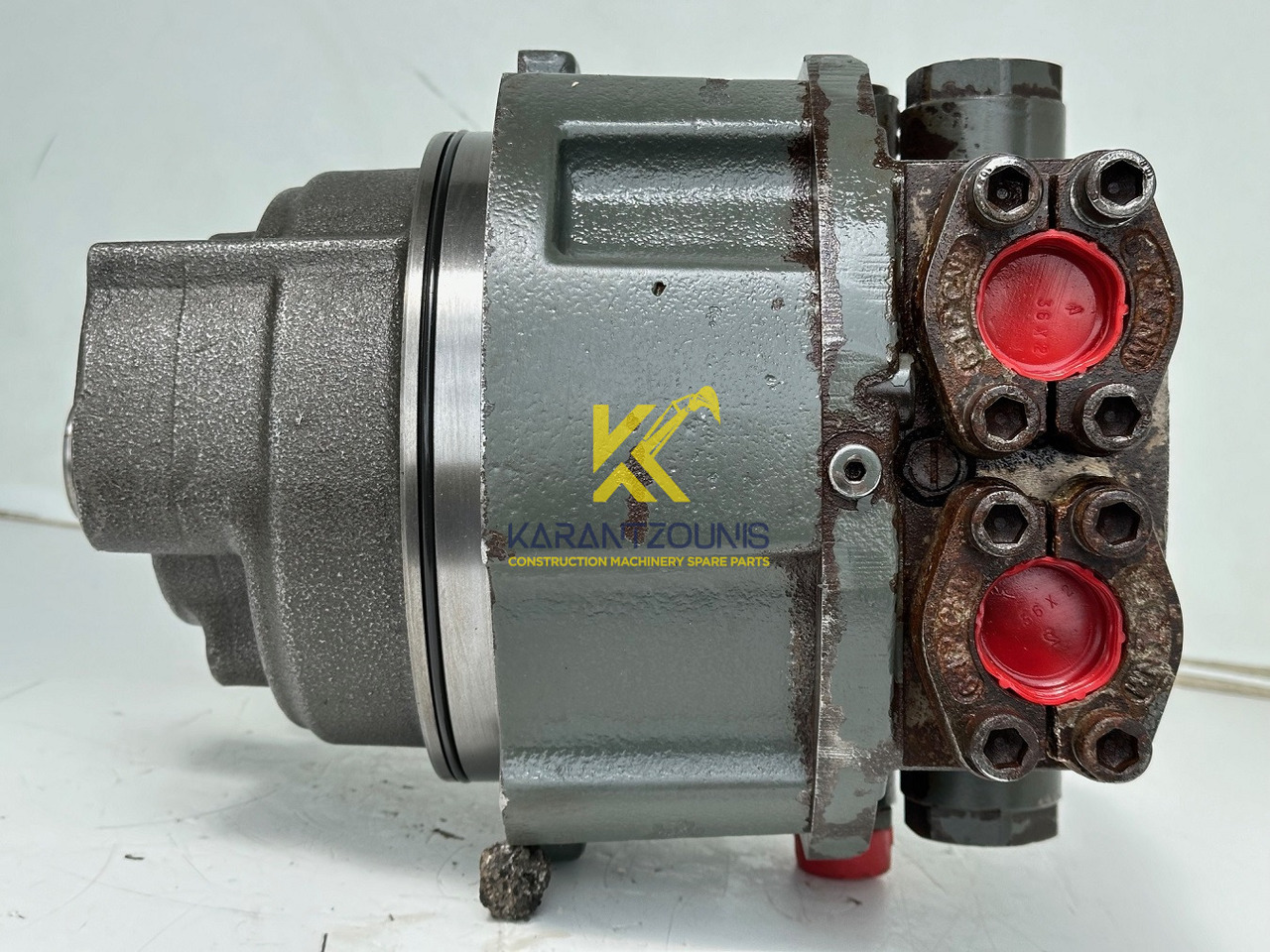 Liebherr Hydraulikeinbaumotor CMVE O 108. ID-Nr.10118562 - ID-Nr.10132610 - ID-Nr.10129048. LOS1916, LOS916, LOS926, R906, R916, R918, R920, R922, R924, R926COMP, R926, R936. #28314# - Hydraulický motor pre Stavebné stroje: obrázok 5 Liebherr Hydraulikeinbaumotor CMVE O 108. ID-Nr.10118562 - ID-Nr.10132610 - ID-Nr.10129048. LOS1916, LOS916, LOS926, R906, R916, R918, R920, R922, R924, R926COMP, R926, R936. #28314# - Hydraulický motor pre Stavebné stroje: obrázok 5