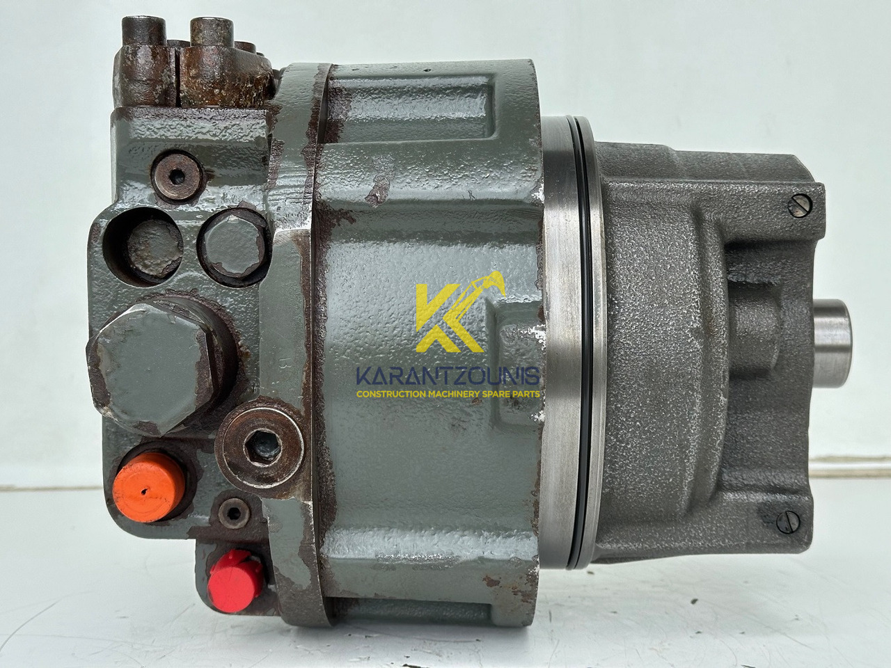 Liebherr Hydraulikeinbaumotor CMVE O 108. ID-Nr.10118562 - ID-Nr.10132610 - ID-Nr.10129048. LOS1916, LOS916, LOS926, R906, R916, R918, R920, R922, R924, R926COMP, R926, R936. #28314# - Hydraulický motor pre Stavebné stroje: obrázok 3 Liebherr Hydraulikeinbaumotor CMVE O 108. ID-Nr.10118562 - ID-Nr.10132610 - ID-Nr.10129048. LOS1916, LOS916, LOS926, R906, R916, R918, R920, R922, R924, R926COMP, R926, R936. #28314# - Hydraulický motor pre Stavebné stroje: obrázok 3