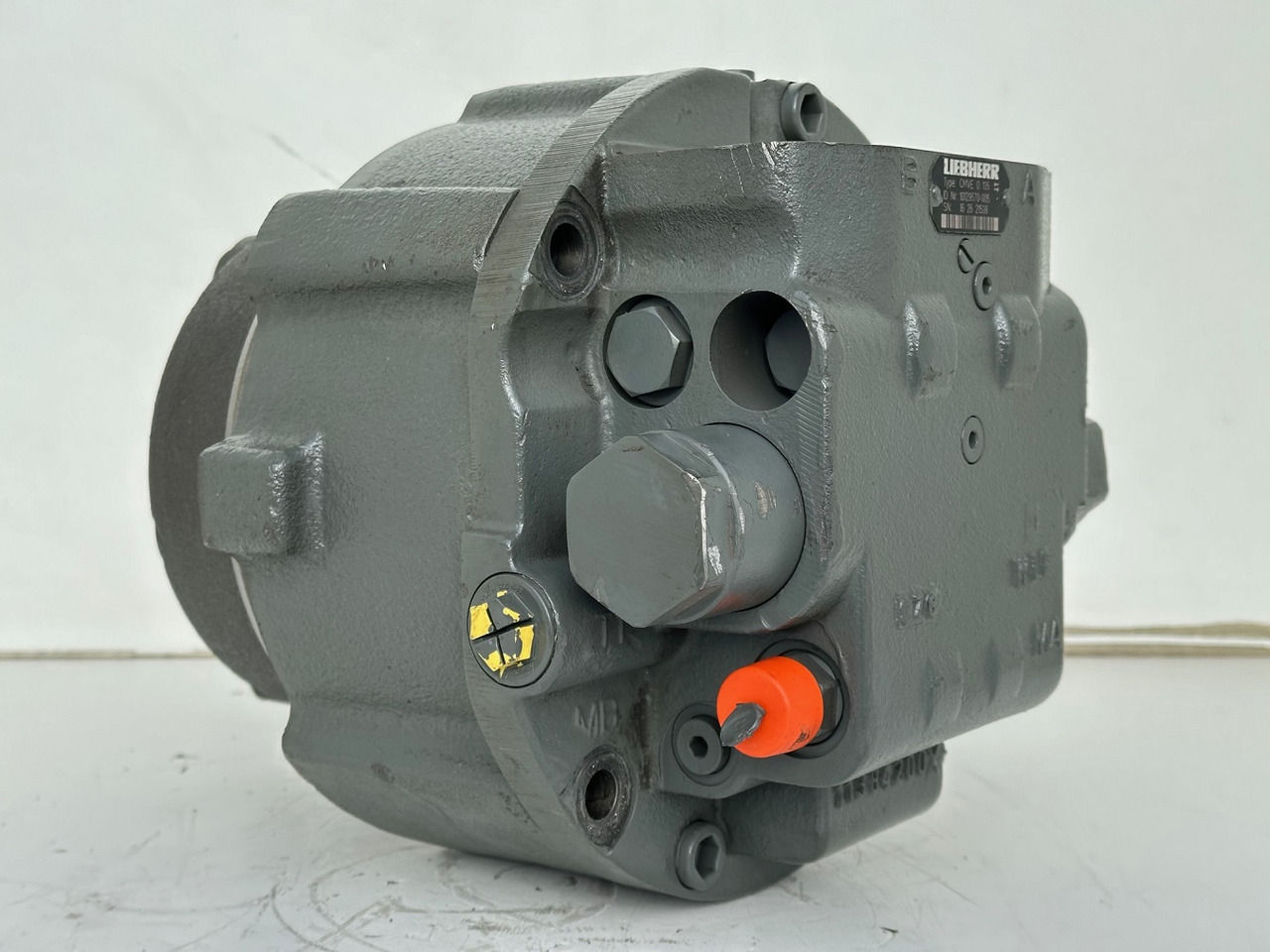 Liebherr Hydraulikeinbaumotor CMVE O 135. ID-Nr.10129570 - ID-Nr.11439804. FAT400P112 - FAT550P093. R930, R934, R936, R940, R944, R946, R950T. #10129570.21538# - Hydraulický motor pre Stavebné stroje: obrázok 5 Liebherr Hydraulikeinbaumotor CMVE O 135. ID-Nr.10129570 - ID-Nr.11439804. FAT400P112 - FAT550P093. R930, R934, R936, R940, R944, R946, R950T. #10129570.21538# - Hydraulický motor pre Stavebné stroje: obrázok 5