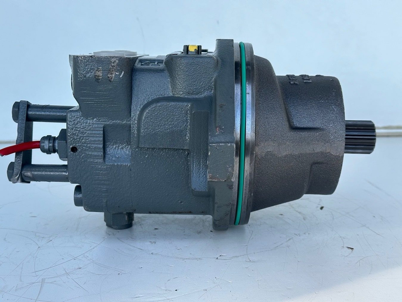 Liebherr Hydraulikeinbaumotor FMF045, ID-Nr.10132702. A924,LH30C,LH30M,LH35M,LH35MT,LH40C,LH40CP,LH40M,LH40MP,LH50CHR,LH50M,LH50MHR,LH50MT. #23.12.01074# - Hydraulický motor pre Kolesové rýpadlo: obrázok 5 Liebherr Hydraulikeinbaumotor FMF045, ID-Nr.10132702. A924,LH30C,LH30M,LH35M,LH35MT,LH40C,LH40CP,LH40M,LH40MP,LH50CHR,LH50M,LH50MHR,LH50MT. #23.12.01074# - Hydraulický motor pre Kolesové rýpadlo: obrázok 5