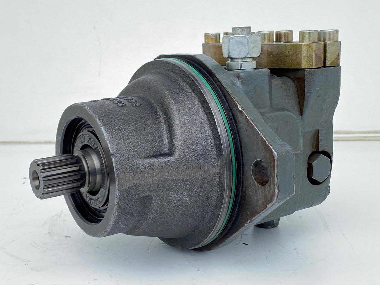 Liebherr Hydraulikeinbaumotor FMF045, ID-Nr.10132702. A924, LH30C, LH30M, LH35M, LH35MT, LH40C, LH40CP, LH40M, LH40MP, LH50CHR, LH50M, LH50MHR, LH50MT. #33179# - Hydraulický motor pre Kolesové rýpadlo: obrázok 5 Liebherr Hydraulikeinbaumotor FMF045, ID-Nr.10132702. A924, LH30C, LH30M, LH35M, LH35MT, LH40C, LH40CP, LH40M, LH40MP, LH50CHR, LH50M, LH50MHR, LH50MT. #33179# - Hydraulický motor pre Kolesové rýpadlo: obrázok 5