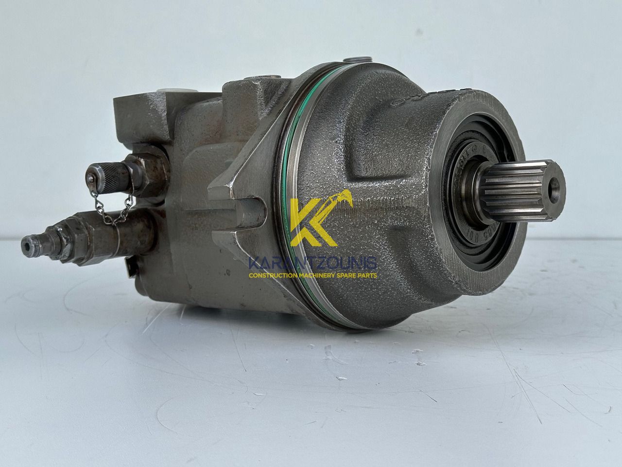 Liebherr Hydraulikeinbaumotor Typ:FMF058, ID-Nr.10122576 - ID-Nr.10145827 - ID-Nr.11371069. LOS1906, P924 COMP , R906, R906 PROTO, R916, R922, R924, R924 COMP, R926 COMP, R926 K LC. #11371069.08604# - Hydraulický motor pre Pásové rýpadlo: obrázok 2 Liebherr Hydraulikeinbaumotor Typ:FMF058, ID-Nr.10122576 - ID-Nr.10145827 - ID-Nr.11371069. LOS1906, P924 COMP , R906, R906 PROTO, R916, R922, R924, R924 COMP, R926 COMP, R926 K LC. #11371069.08604# - Hydraulický motor pre Pásové rýpadlo: obrázok 2