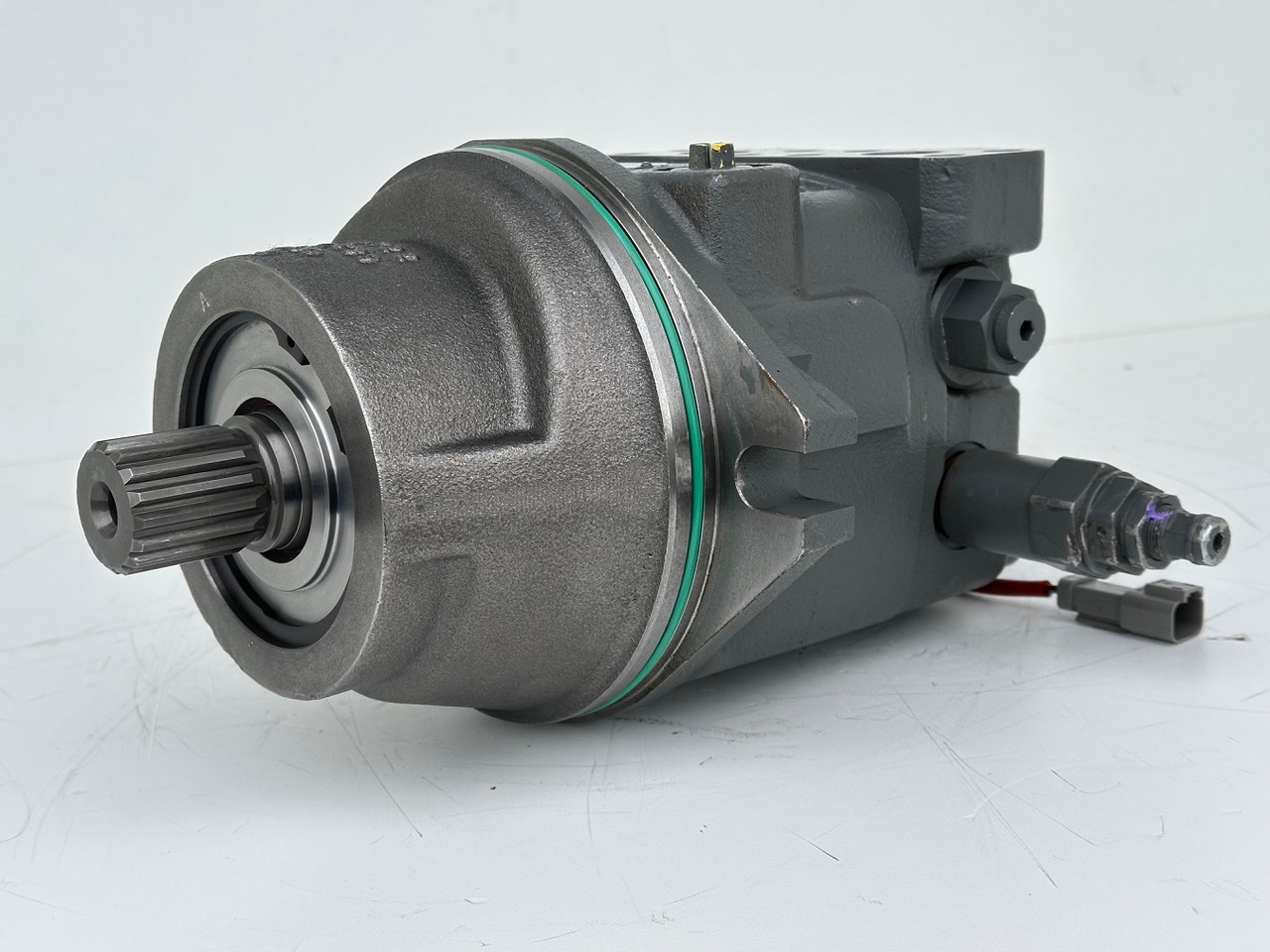 Liebherr Hydraulikeinbaumotor Typ:FMF058. ID-Nr.12483261. SAT275/266. R926 K-LC-1565, R926 K-LC-1827, R930 T-1980. #12483261.00573# - Hydraulický motor pre Pásové rýpadlo: obrázok 1 Liebherr Hydraulikeinbaumotor Typ:FMF058. ID-Nr.12483261. SAT275/266. R926 K-LC-1565, R926 K-LC-1827, R930 T-1980. #12483261.00573# - Hydraulický motor pre Pásové rýpadlo: obrázok 1