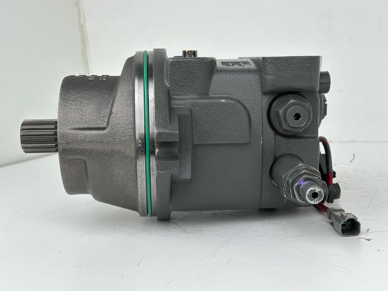 Liebherr Hydraulikeinbaumotor Typ:FMF058. ID-Nr.12483261. SAT275/266. R926 K-LC-1565, R926 K-LC-1827, R930 T-1980. #12483261.00573# - Hydraulický motor pre Pásové rýpadlo: obrázok 5 Liebherr Hydraulikeinbaumotor Typ:FMF058. ID-Nr.12483261. SAT275/266. R926 K-LC-1565, R926 K-LC-1827, R930 T-1980. #12483261.00573# - Hydraulický motor pre Pásové rýpadlo: obrázok 5