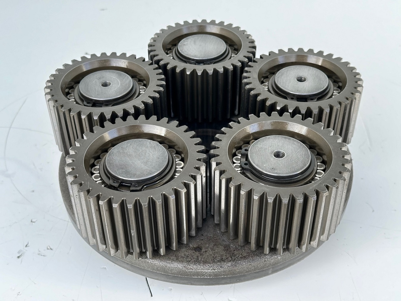 Liebherr Planetenträger ID-Nr.90206189 mit Planetenrad ID-Nr.90206207. SAT325A296. R934-1550, R938-1650, R945-1866. #PL.PL.0177.0162# - Prevodovka pre Stavebné stroje: obrázok 1 Liebherr Planetenträger ID-Nr.90206189 mit Planetenrad ID-Nr.90206207. SAT325A296. R934-1550, R938-1650, R945-1866. #PL.PL.0177.0162# - Prevodovka pre Stavebné stroje: obrázok 1