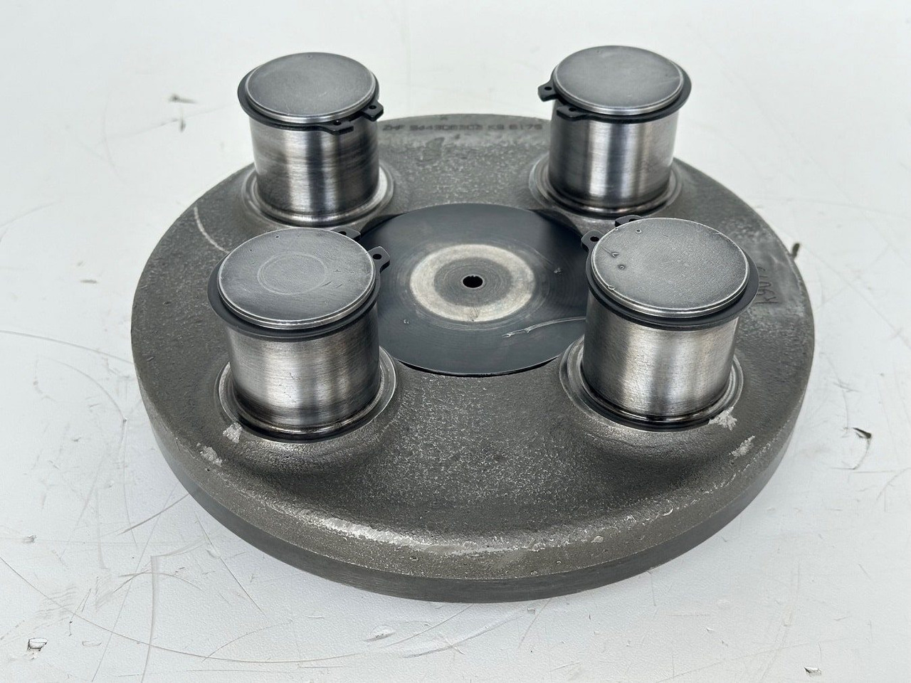 Liebherr Planetenträger ID-Nr.944306303 - ID-Nr.9443063. A924, A934, LH30, LH35, R906, R916, R922, R924, R926, R932, R934, R944. #k9079# - Prevodovka pre Stavebné stroje: obrázok 2 Liebherr Planetenträger ID-Nr.944306303 - ID-Nr.9443063. A924, A934, LH30, LH35, R906, R916, R922, R924, R926, R932, R934, R944. #k9079# - Prevodovka pre Stavebné stroje: obrázok 2