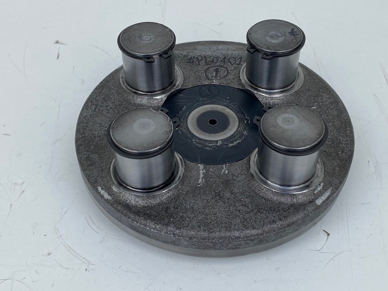 Liebherr Planetenträger ID-Nr.944306303 - ID-Nr.9443063. #PL0401.01# - Motor otoče pre Pásové rýpadlo: obrázok 1 Liebherr Planetenträger ID-Nr.944306303 - ID-Nr.9443063. #PL0401.01# - Motor otoče pre Pásové rýpadlo: obrázok 1