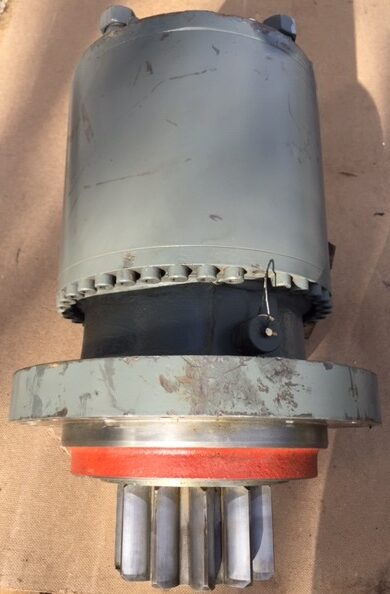 Liebherr Schwenkantrieb SAT250/283, ID-Nr.90203235 - ID-Nr.90203237 - ID-Nr.90208630. - Motor otoče pre Pásové rýpadlo: obrázok 3 Liebherr Schwenkantrieb SAT250/283, ID-Nr.90203235 - ID-Nr.90203237 - ID-Nr.90208630. - Motor otoče pre Pásové rýpadlo: obrázok 3