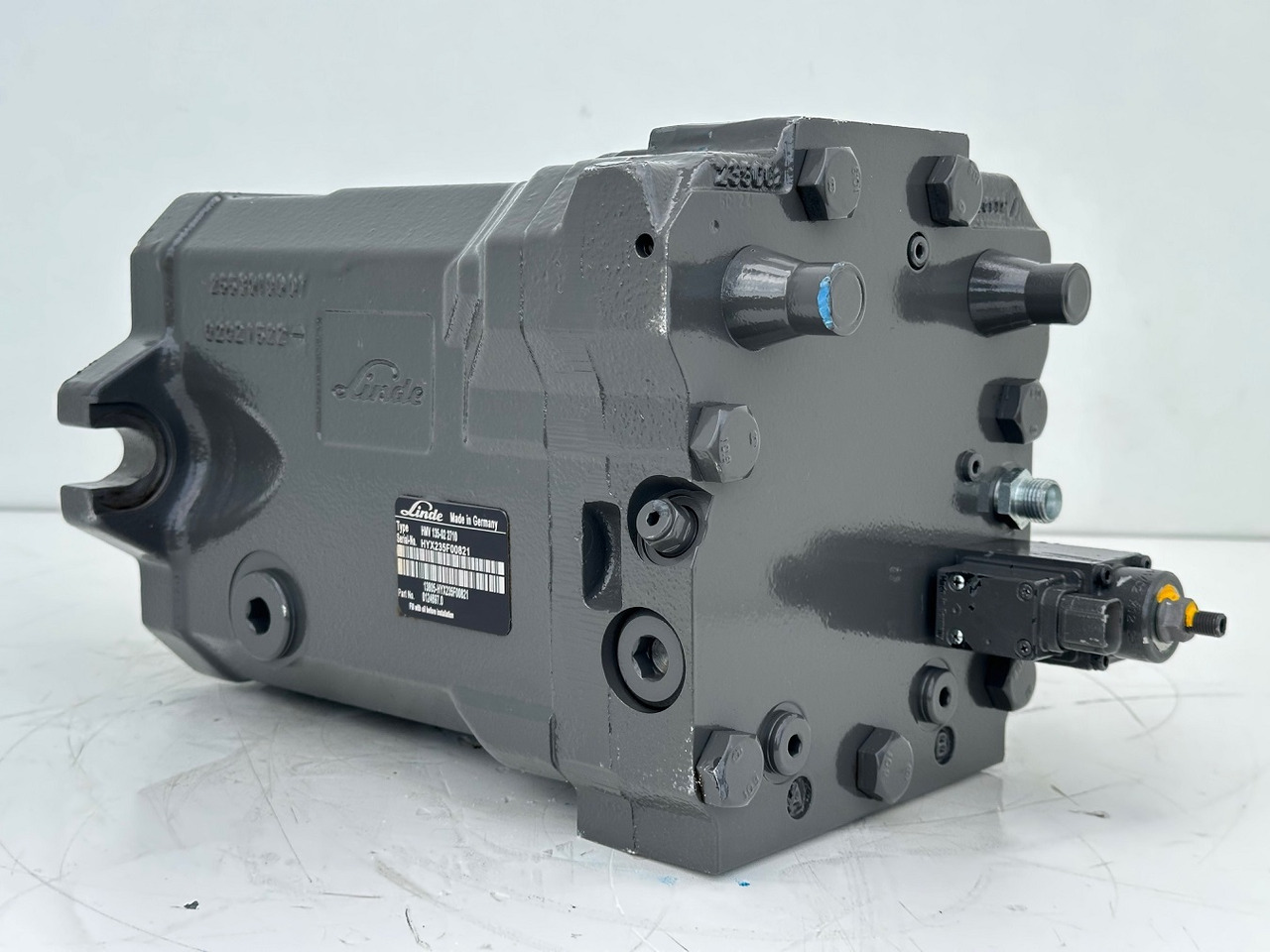 Linde Verstellmotor-Axialkolbenmotor Typ:HMV135-02 2710. #HMV135-02.2710# - Hydraulický motor: obrázok 4 Linde Verstellmotor-Axialkolbenmotor Typ:HMV135-02 2710. #HMV135-02.2710# - Hydraulický motor: obrázok 4