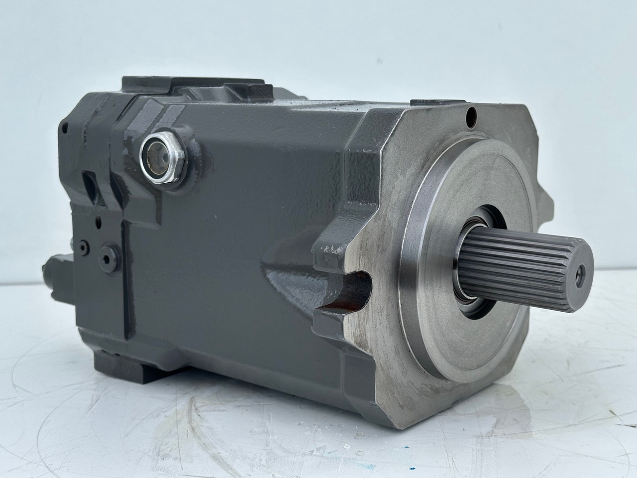 Linde Verstellmotor-Axialkolbenmotor Typ:HMV135-02 2710. #HMV135-02.2710# - Hydraulický motor: obrázok 2 Linde Verstellmotor-Axialkolbenmotor Typ:HMV135-02 2710. #HMV135-02.2710# - Hydraulický motor: obrázok 2
