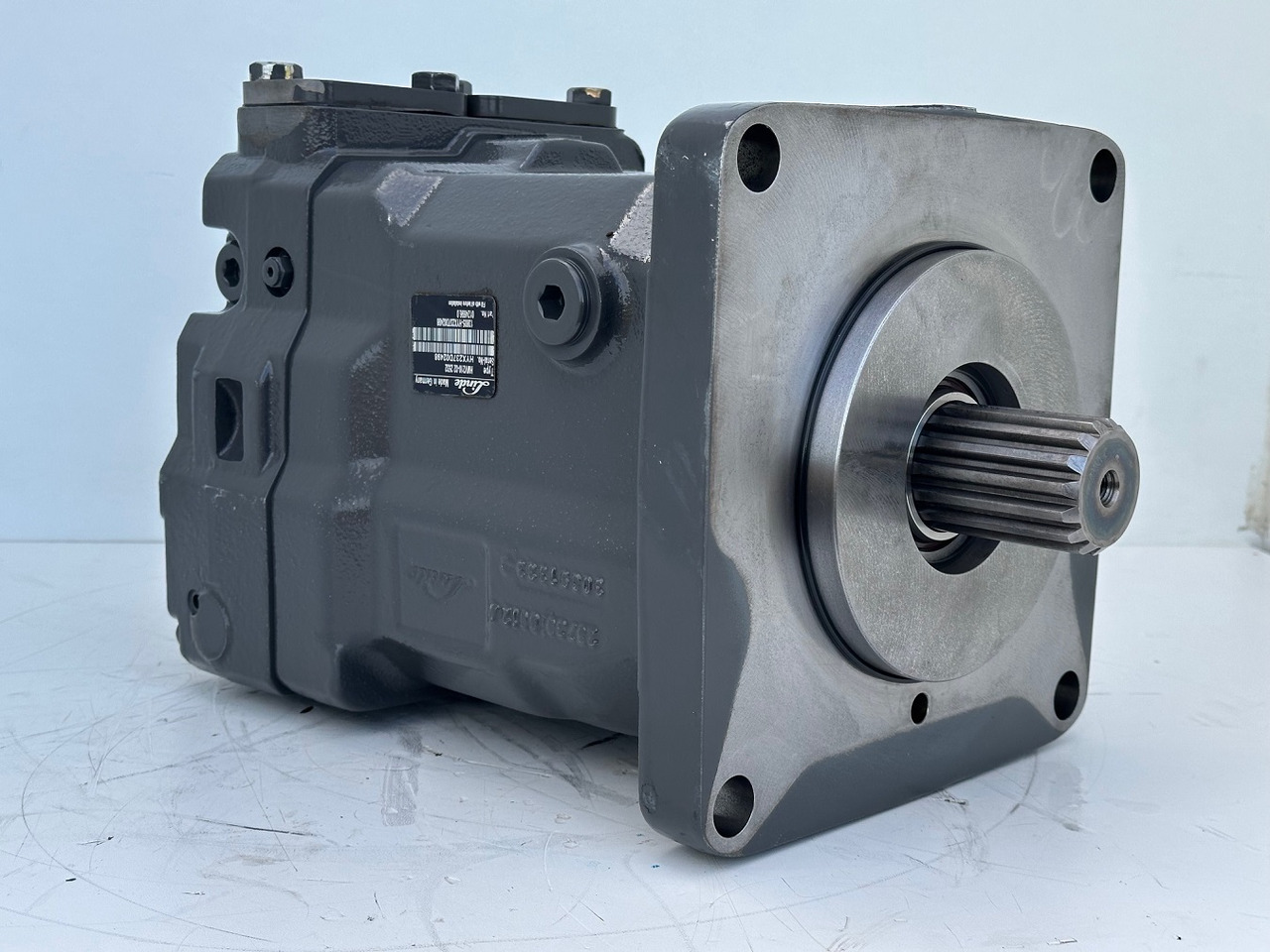 Linde Verstellmotor-Axialkolbenmotor Typ:HMV210-02 2532. #HMV210-02.2532# - Hydraulický motor: obrázok 4 Linde Verstellmotor-Axialkolbenmotor Typ:HMV210-02 2532. #HMV210-02.2532# - Hydraulický motor: obrázok 4