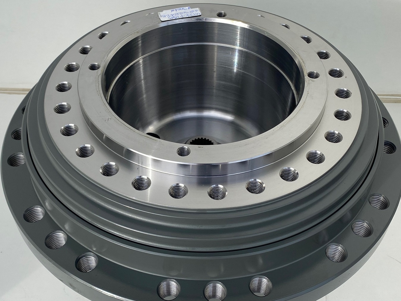 Original Liebherr Fahrantrieb Typ: FAT350P138 mit ID-Nr.90216427 - ID-Nr.90216428 - ID-Nr.90216429. LO1926, LOS926, R922, R924, R926, R930. #90216428.3064# - Koncový prevod pre Stavebné stroje: obrázok 5 Original Liebherr Fahrantrieb Typ: FAT350P138 mit ID-Nr.90216427 - ID-Nr.90216428 - ID-Nr.90216429. LO1926, LOS926, R922, R924, R926, R930. #90216428.3064# - Koncový prevod pre Stavebné stroje: obrázok 5