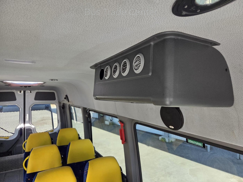 VOLKSWAGEN Crafter 50 LR // 3 units with lift - Minibus, Mikrobus: obrázok 5 VOLKSWAGEN Crafter 50 LR // 3 units with lift - Minibus, Mikrobus: obrázok 5