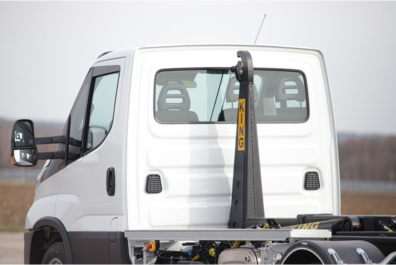 Iveco Daily 70C18 - Hákový nosič kontajnerov: obrázok 3 Iveco Daily 70C18 - Hákový nosič kontajnerov: obrázok 3