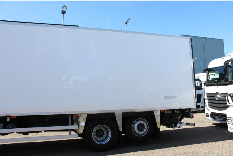 Renault Premium 310 * EURO5 * CARRIER SUPRA 850 * 6X2 * MANUAUL * - Chladirenské nákladné vozidlo: obrázok 5 Renault Premium 310 * EURO5 * CARRIER SUPRA 850 * 6X2 * MANUAUL * - Chladirenské nákladné vozidlo: obrázok 5