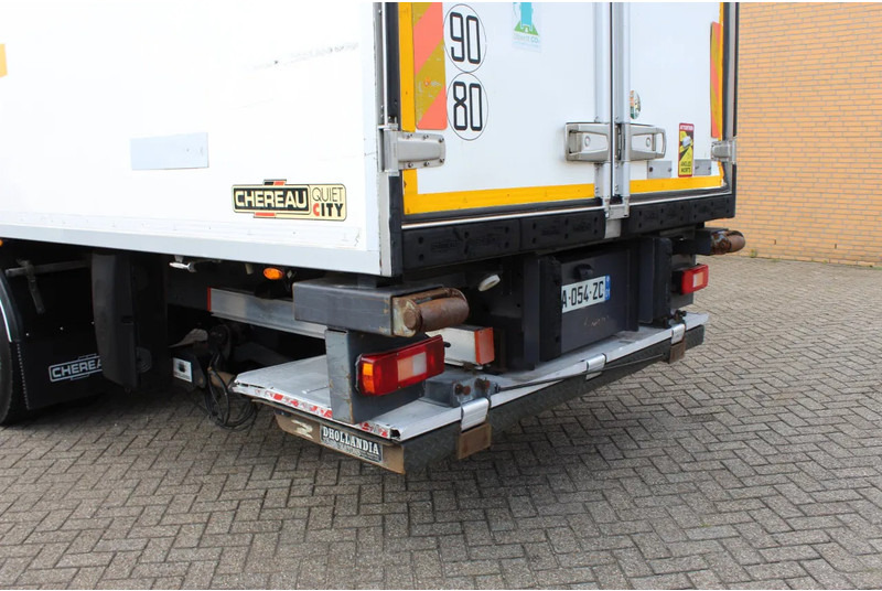 Volvo FM 330 * EURO5 * CARRIER SUPRA SILENT MT * - Chladirenské nákladné vozidlo: obrázok 4 Volvo FM 330 * EURO5 * CARRIER SUPRA SILENT MT * - Chladirenské nákladné vozidlo: obrázok 4