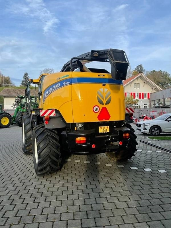 New Holland FR 450 - Samohybná rezačka: obrázok 5 New Holland FR 450 - Samohybná rezačka: obrázok 5