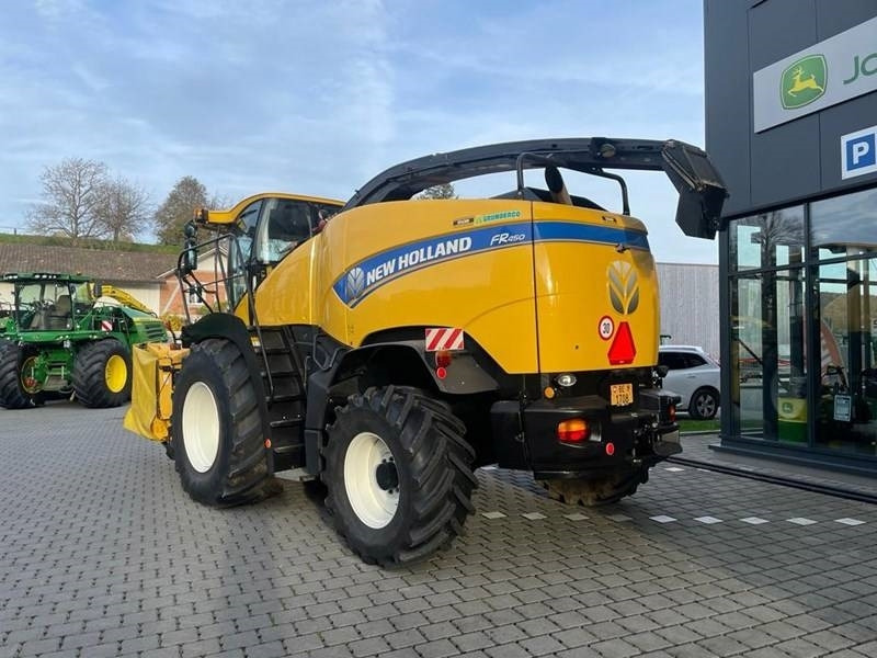 New Holland FR 450 - Samohybná rezačka: obrázok 3 New Holland FR 450 - Samohybná rezačka: obrázok 3