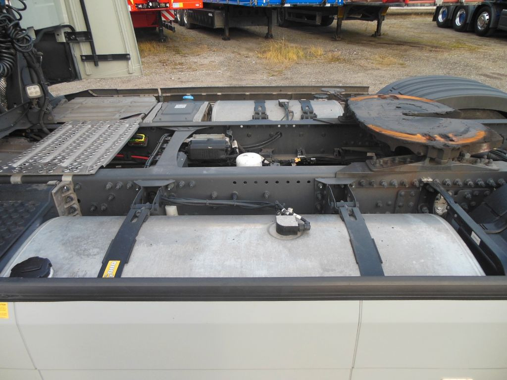 Volvo FH 13/460 TURBO COMPOUND,I-SAVE,I-PARK COOL,TOP Volvo FH 13/460 TURBO COMPOUND,I-SAVE,I-PARK COOL,TOP - Ťahač: obrázok 5 Volvo FH 13/460 TURBO COMPOUND,I-SAVE,I-PARK COOL,TOP Volvo FH 13/460 TURBO COMPOUND,I-SAVE,I-PARK COOL,TOP - Ťahač: obrázok 5