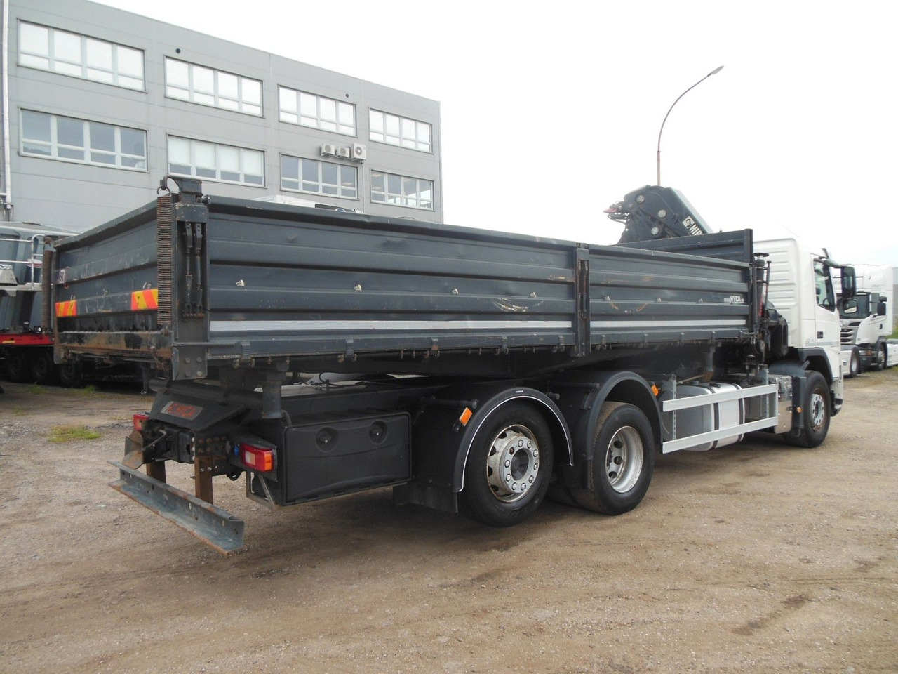 Volvo FM 410, 6X2, DREISEITEN KIPPER, HIAB XS 211 - Sklápač, Auto s hydraulickou rukou: obrázok 3 Volvo FM 410, 6X2, DREISEITEN KIPPER, HIAB XS 211 - Sklápač, Auto s hydraulickou rukou: obrázok 3