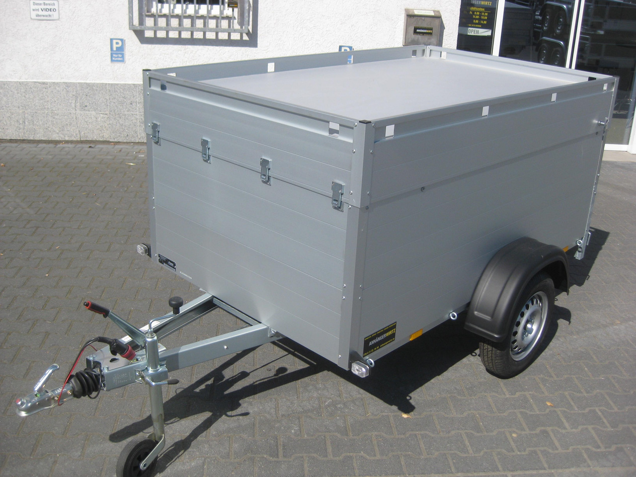 ALUBOXX Deckelanhänger GTB 750 VT1 211x126x83cm (XS) 750kg - Auto príves: obrázok 2 ALUBOXX Deckelanhänger GTB 750 VT1 211x126x83cm (XS) 750kg - Auto príves: obrázok 2