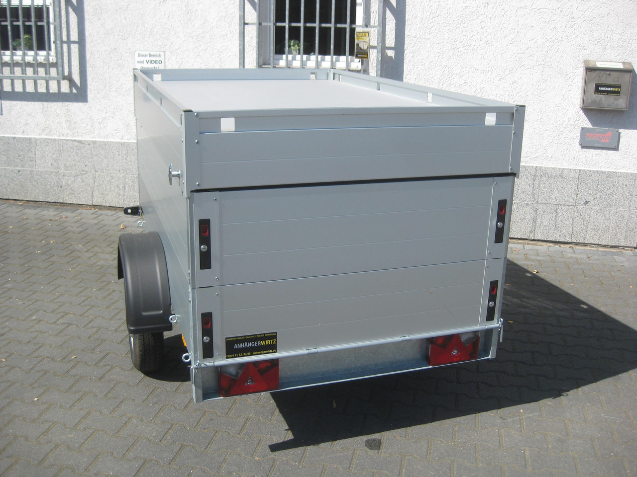 ALUBOXX Deckelanhänger GTB 750 VT1 211x126x83cm (XS) 750kg - Auto príves: obrázok 4 ALUBOXX Deckelanhänger GTB 750 VT1 211x126x83cm (XS) 750kg - Auto príves: obrázok 4