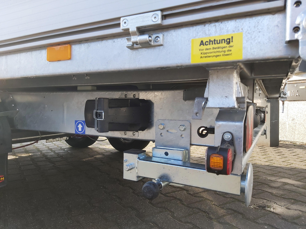 Böckmann Kipper DK AL 4121/35 Profi Elektrisch + NHP (XL) 3500kg Modell 2022 - Príves sklápěcí: obrázok 3 Böckmann Kipper DK AL 4121/35 Profi Elektrisch + NHP (XL) 3500kg Modell 2022 - Príves sklápěcí: obrázok 3