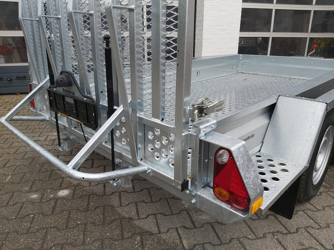 Prepravník stavebných strojov Brenderup Maschinentransporter MT 3080 STF 308x152x25cm Stahllochboden 3000kg: obrázok 7