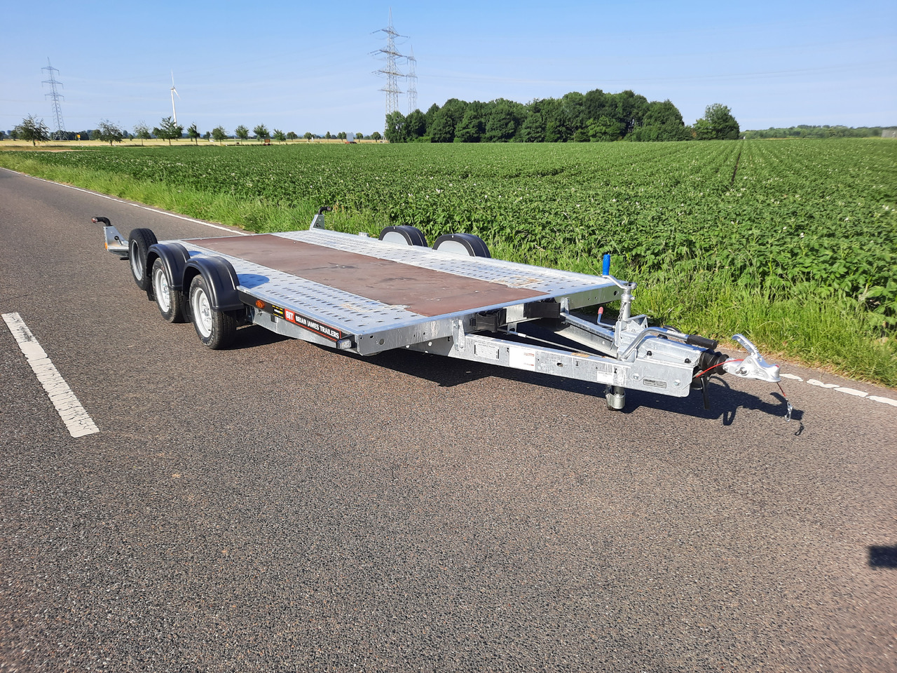 Brian James A4 Transporter 450x200cm blackline easy glide Rampen 240cm ausziehbar 3000kg - Príves prepravník áut: obrázok 4 Brian James A4 Transporter 450x200cm blackline easy glide Rampen 240cm ausziehbar 3000kg - Príves prepravník áut: obrázok 4