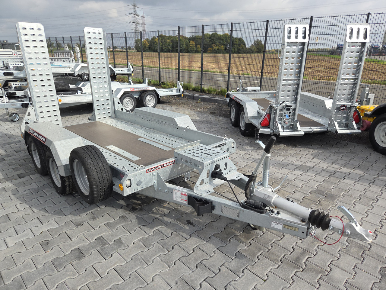 Brian James Digger Plant 543-2813-35 280x130cm Auffahrrampen klappbar Reserverad 3500kg - Prepravník stavebných strojov: obrázok 1 Brian James Digger Plant 543-2813-35 280x130cm Auffahrrampen klappbar Reserverad 3500kg - Prepravník stavebných strojov: obrázok 1