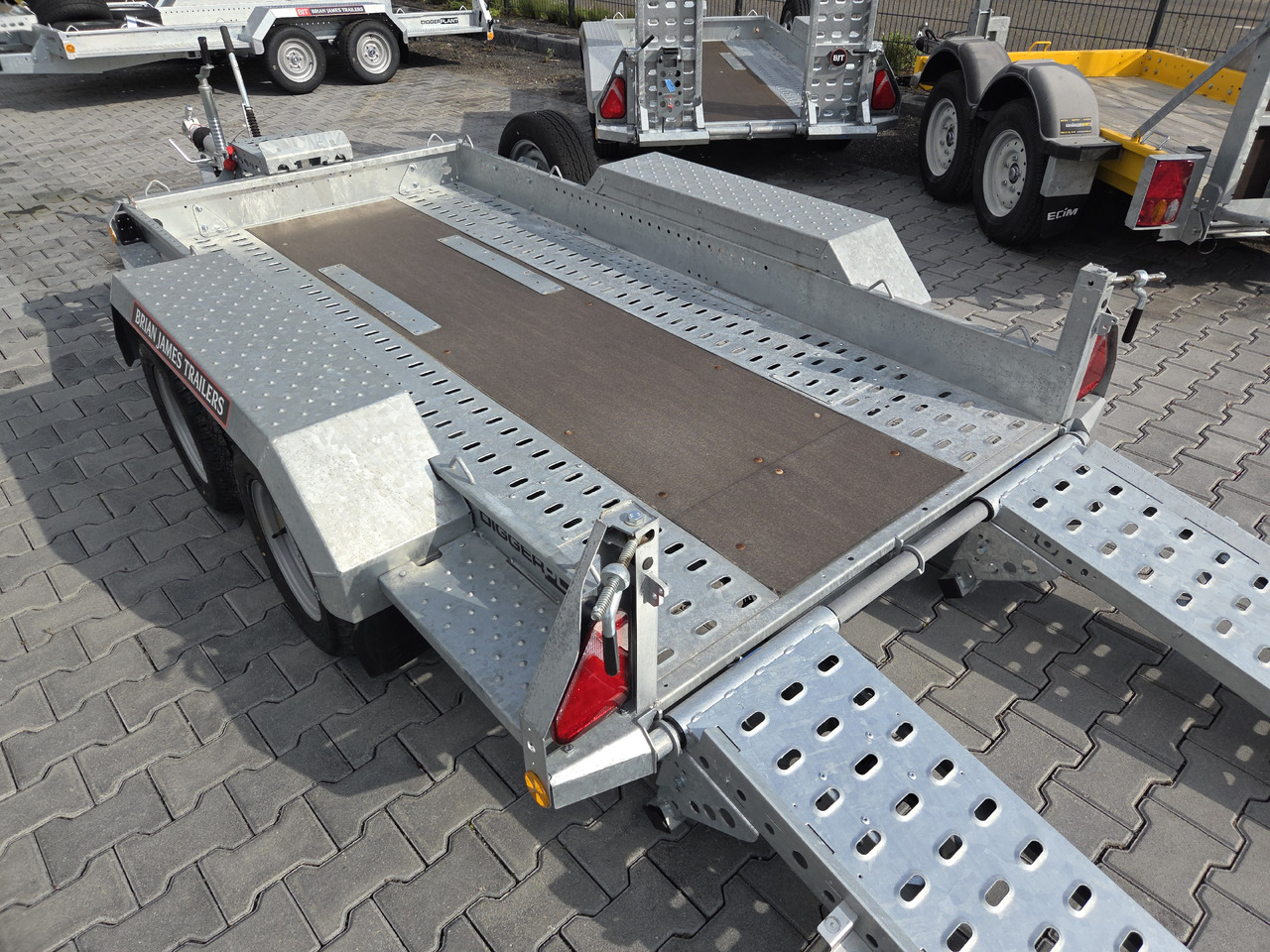 Brian James Digger Plant 543-2813-35 280x130cm Auffahrrampen klappbar Reserverad 3500kg - Prepravník stavebných strojov: obrázok 4 Brian James Digger Plant 543-2813-35 280x130cm Auffahrrampen klappbar Reserverad 3500kg - Prepravník stavebných strojov: obrázok 4