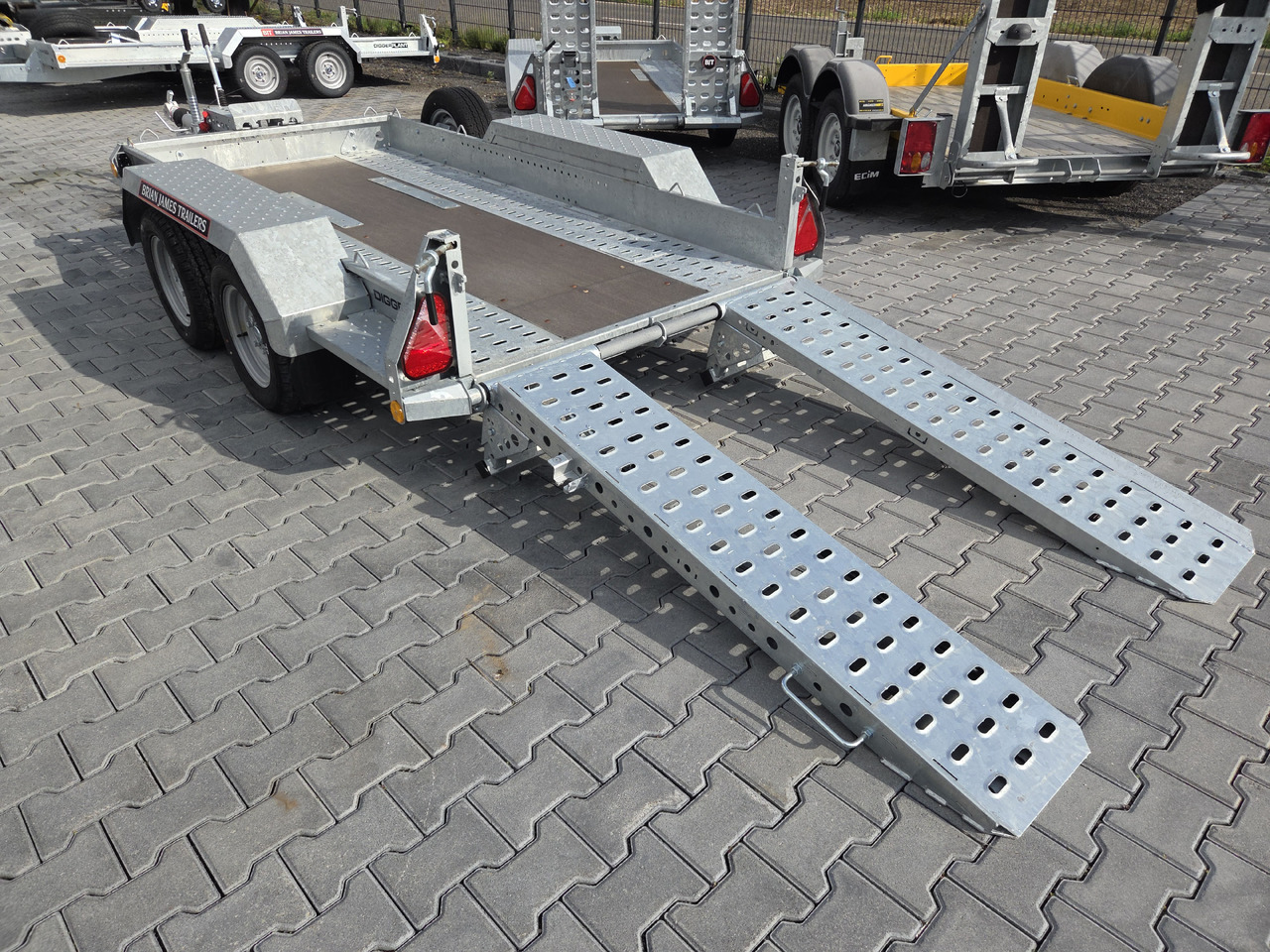 Brian James Digger Plant 543-2813-35 280x130cm Auffahrrampen klappbar Reserverad 3500kg - Prepravník stavebných strojov: obrázok 3 Brian James Digger Plant 543-2813-35 280x130cm Auffahrrampen klappbar Reserverad 3500kg - Prepravník stavebných strojov: obrázok 3