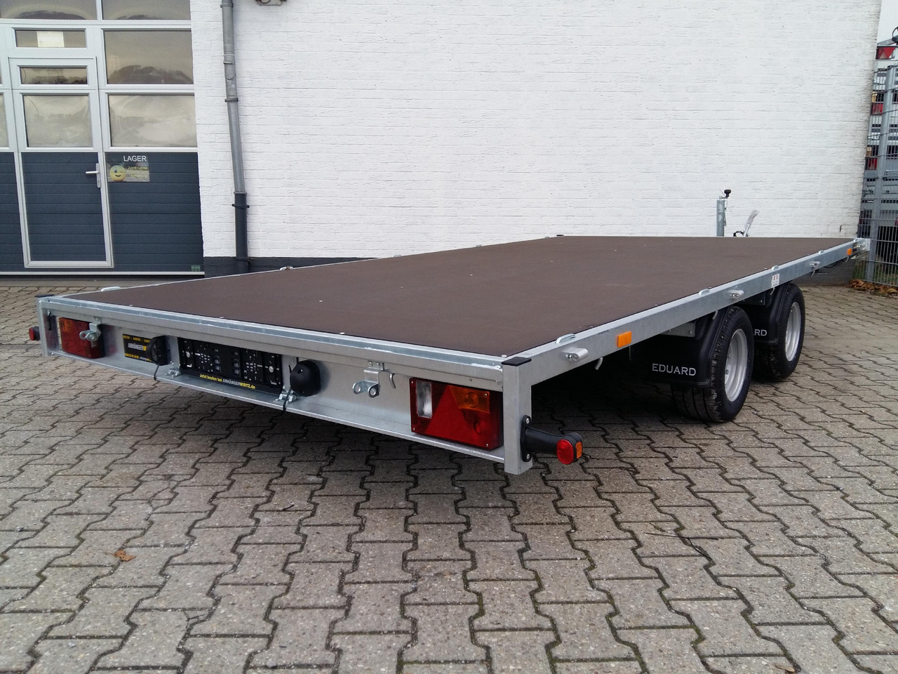 Hochlader 406x220cm flach niedrig Fahrgestell 10" LFH 56cm (XL+) 3000kg - Plošinový/ Valníkový príves: obrázok 4 Hochlader 406x220cm flach niedrig Fahrgestell 10" LFH 56cm (XL+) 3000kg - Plošinový/ Valníkový príves: obrázok 4